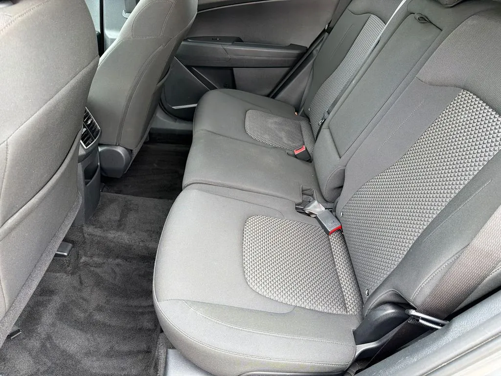 2025 Kia Sportage LX - Photo 20