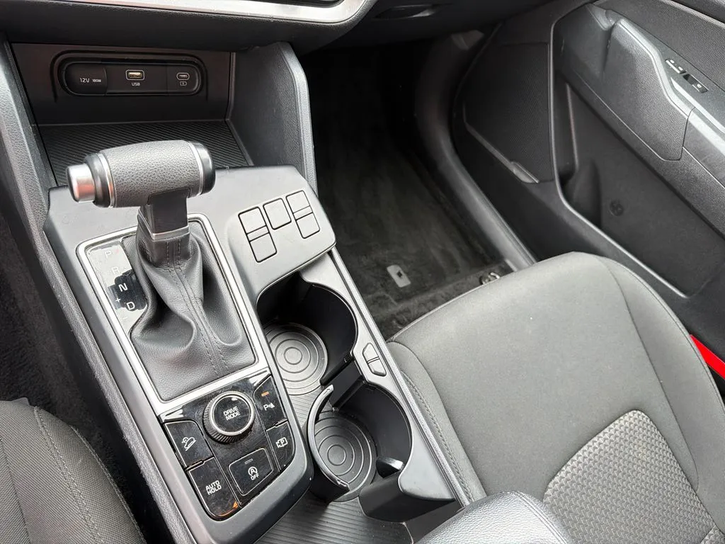 2025 Kia Sportage LX - Photo 31