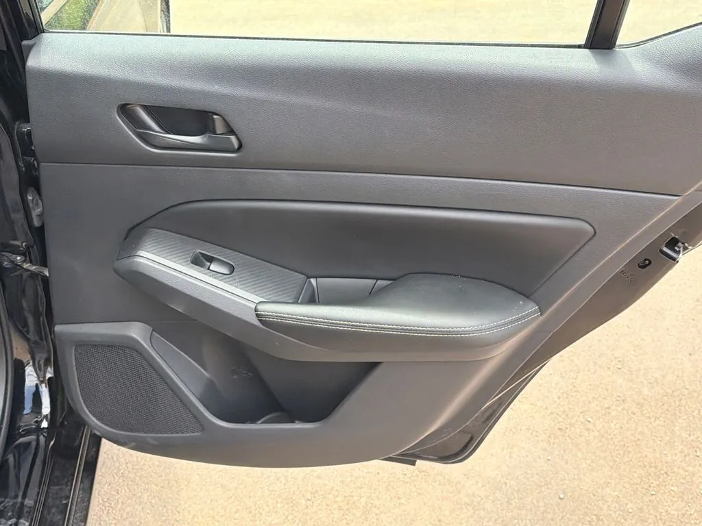 2025 Nissan Altima SV - Photo 16