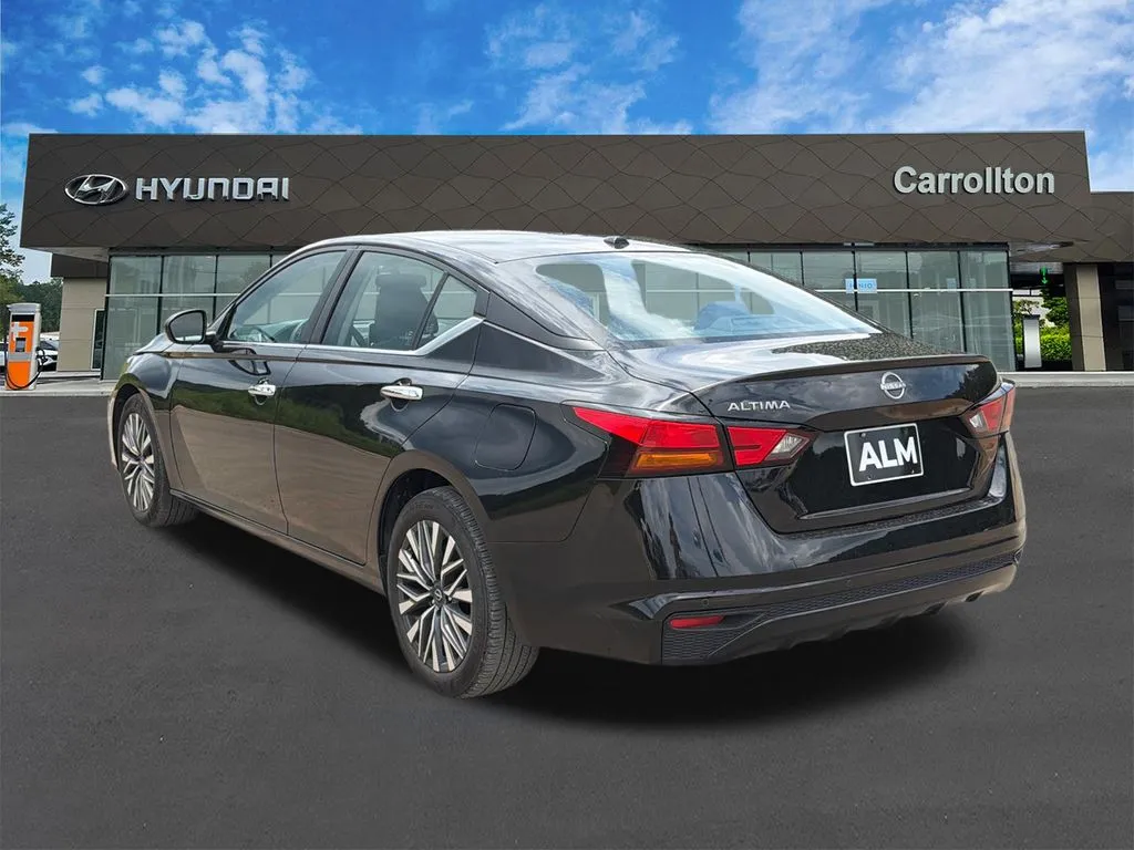 2025 Nissan Altima SV - Photo 7