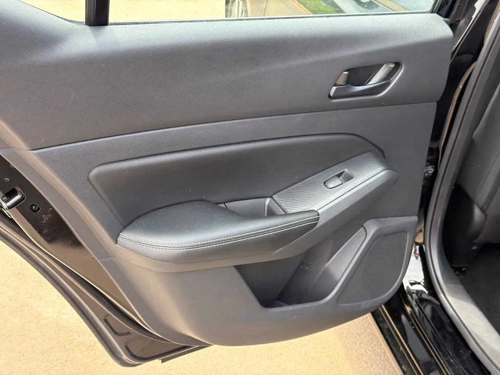 2025 Nissan Altima SV - Photo 21