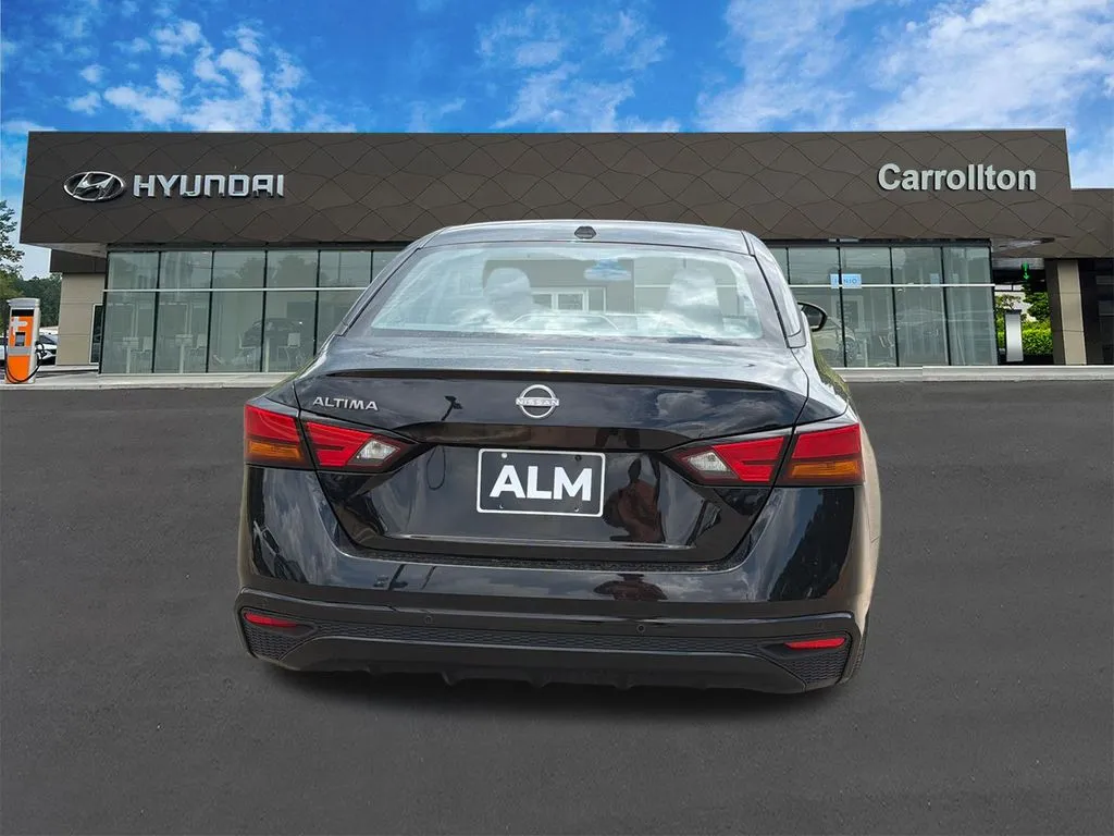 2025 Nissan Altima SV - Photo 6