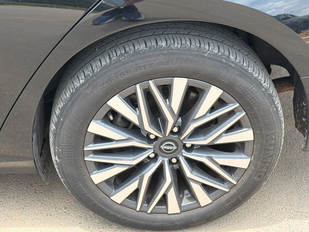 2025 Nissan Altima SV - Photo 19