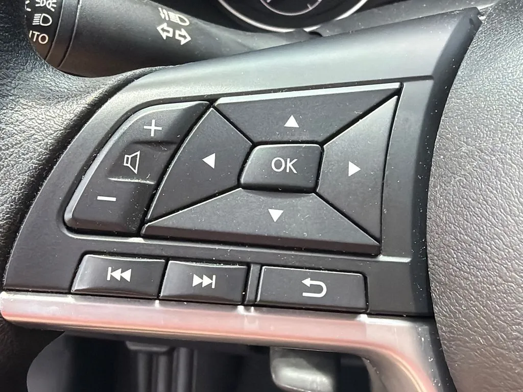 2025 Nissan Altima SV - Photo 24