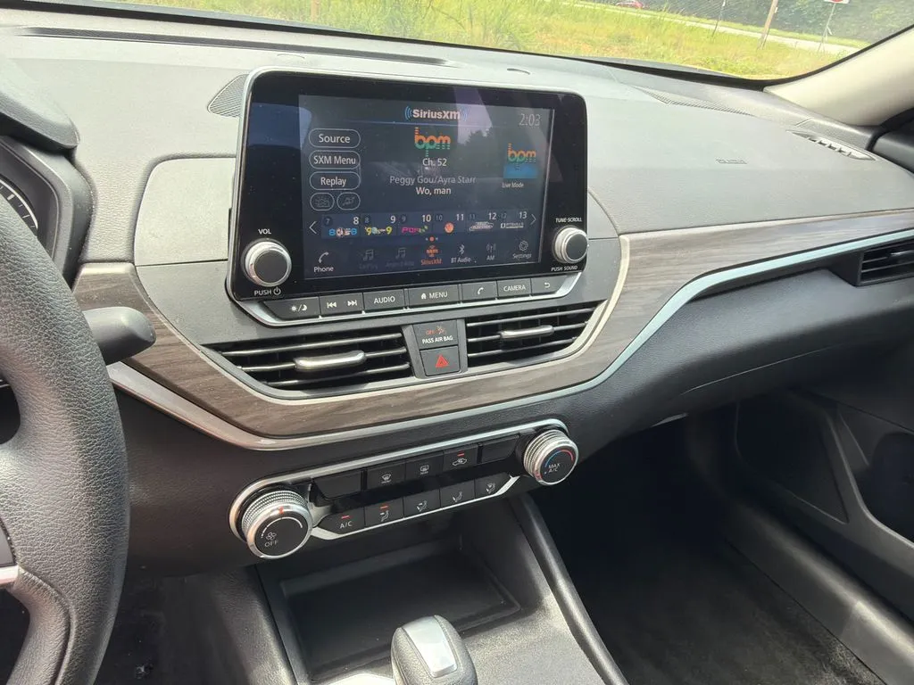 2025 Nissan Altima SV - Photo 28