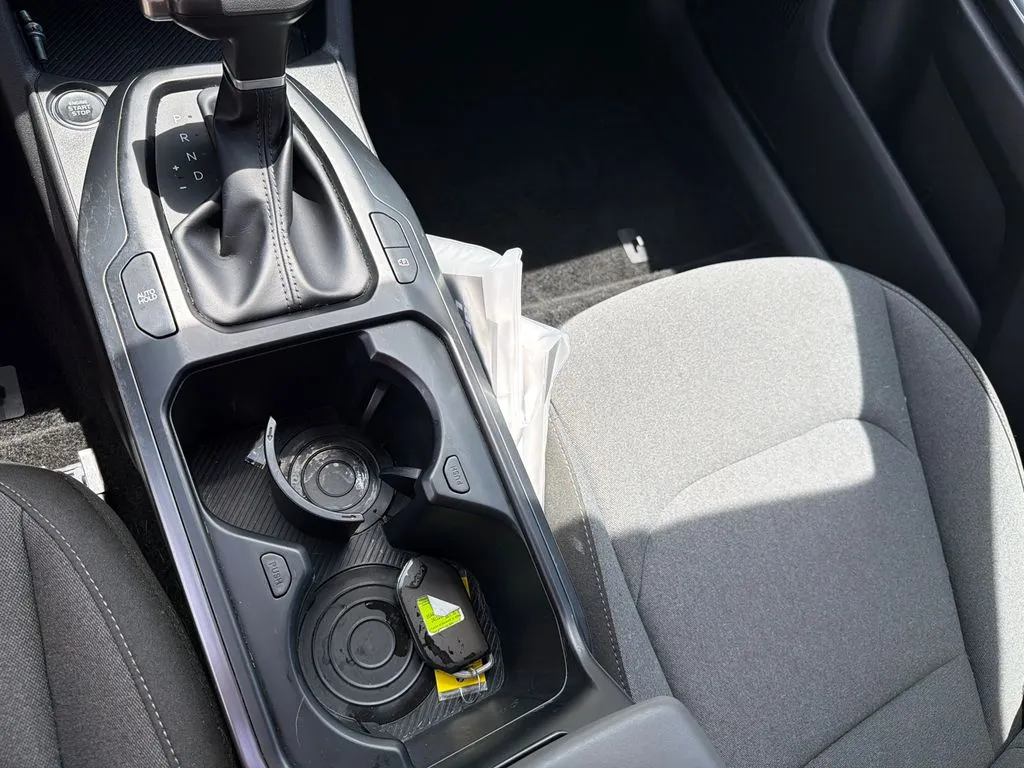2025 Kia K4 LXS - Photo 32