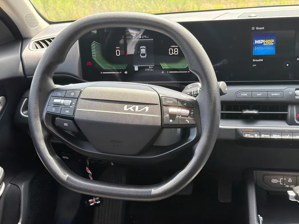 2025 Kia K4 LXS - Photo 23