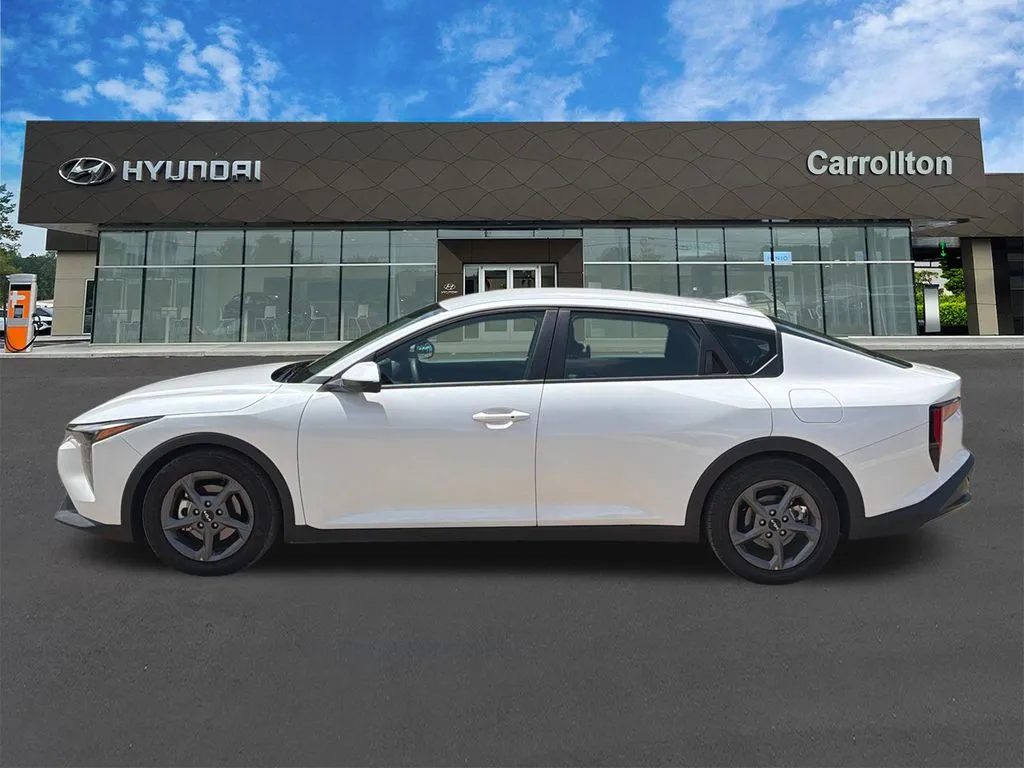 2025 Kia K4 LXS - Photo 8