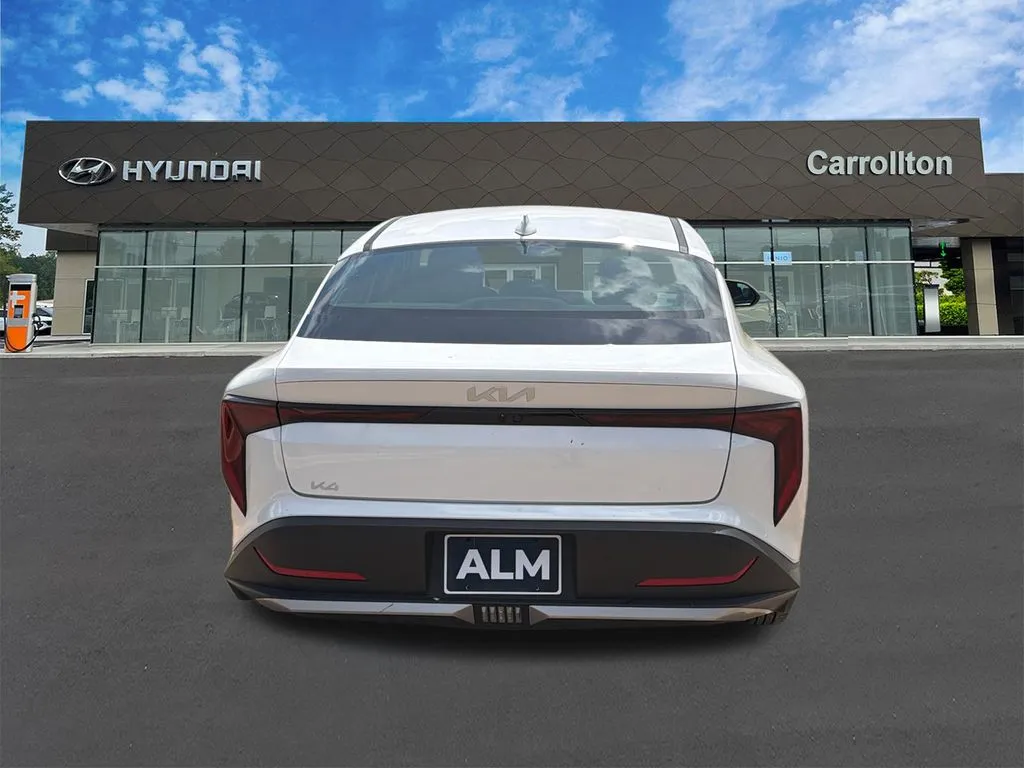2025 Kia K4 LXS - Photo 6