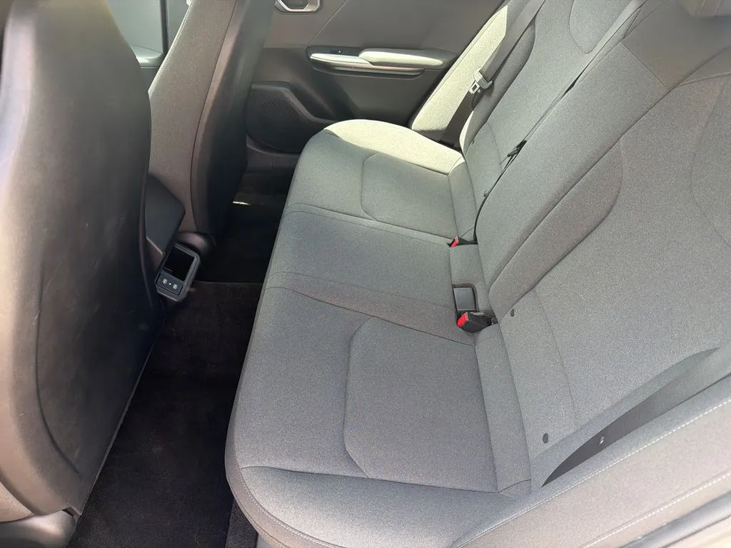 2025 Kia K4 LXS - Photo 20