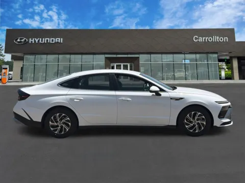 More photos of 2026 Hyundai Sonata Hybrid Blue at Carrollton Hyundai, GA