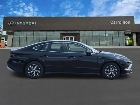 More photos of 2026 Hyundai Sonata Hybrid Blue at Carrollton Hyundai, GA