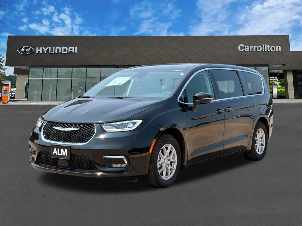 Black 2024 Chrysler Pacifica Touring L for sale in Carrollton, GA