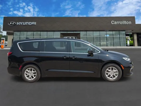 More photos of 2024 Chrysler Pacifica Touring L at Carrollton Hyundai, GA