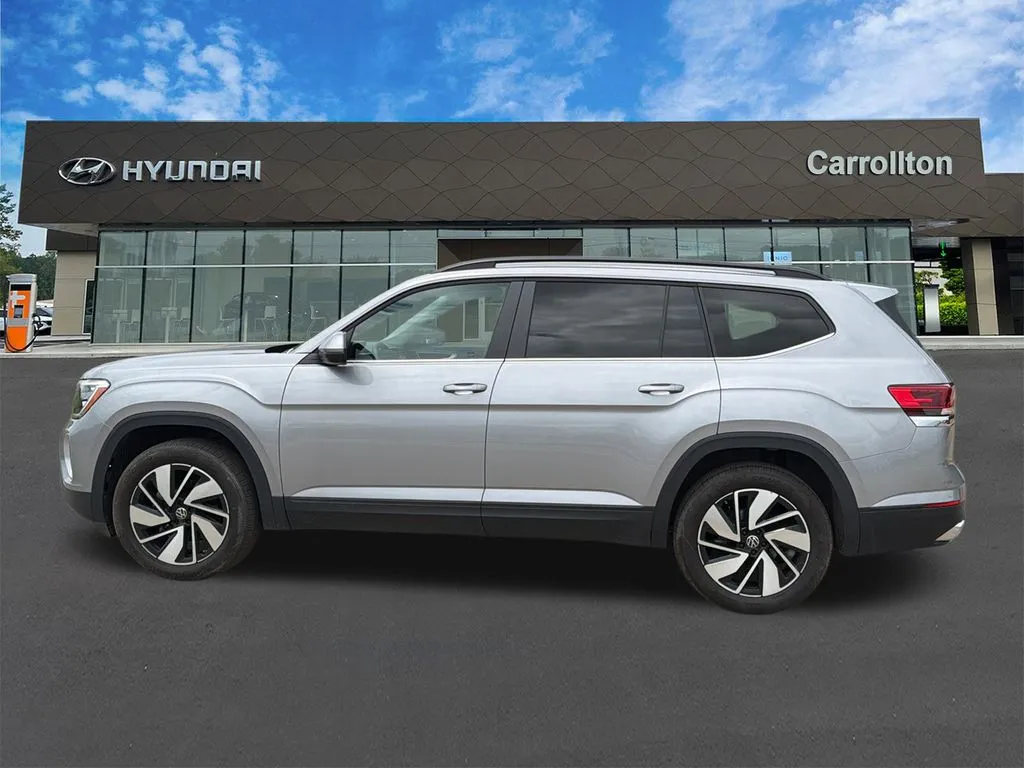 2025 Volkswagen Atlas SE w/Tech - Photo 8