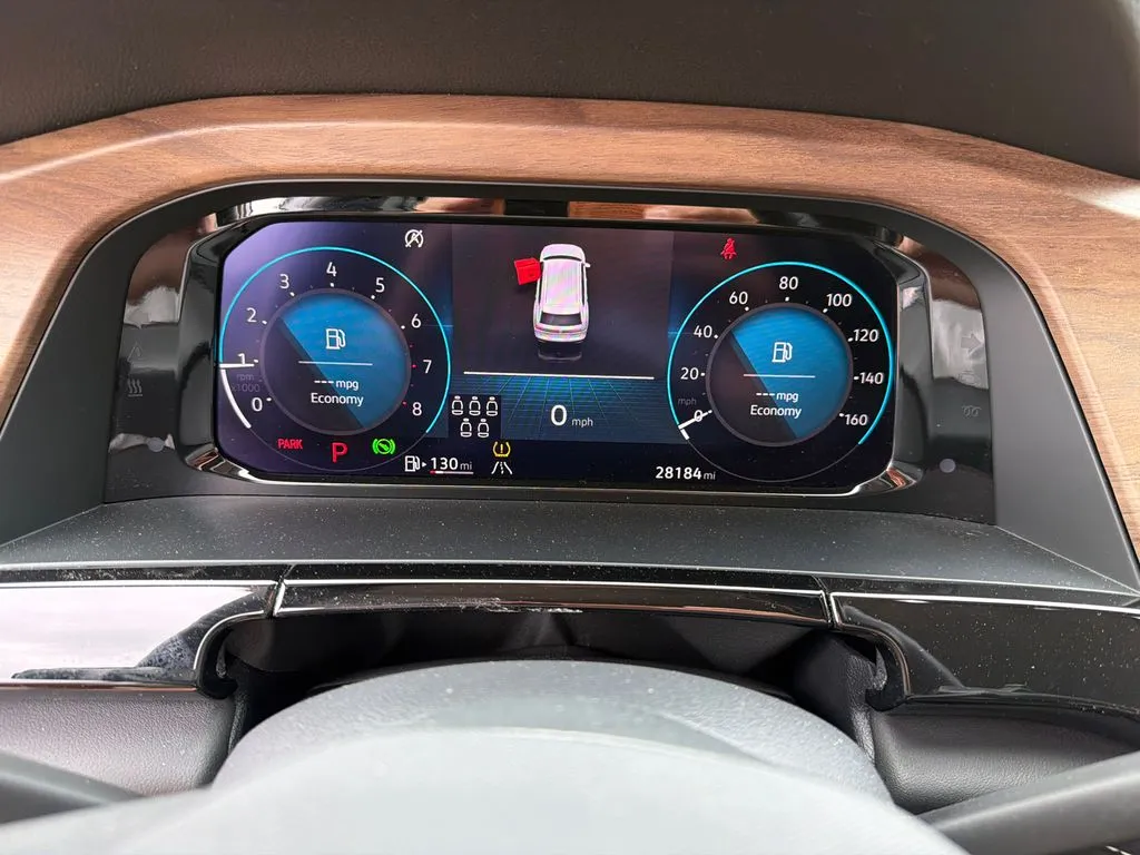 2025 Volkswagen Atlas SE w/Tech - Photo 26