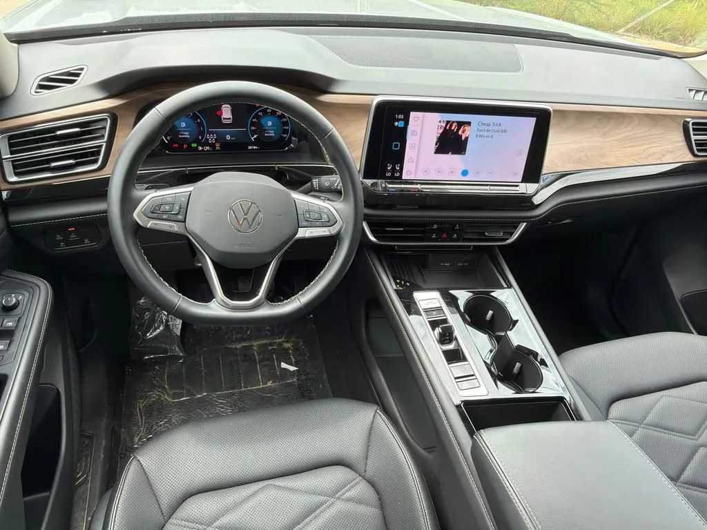 2025 Volkswagen Atlas SE w/Tech - Photo 22