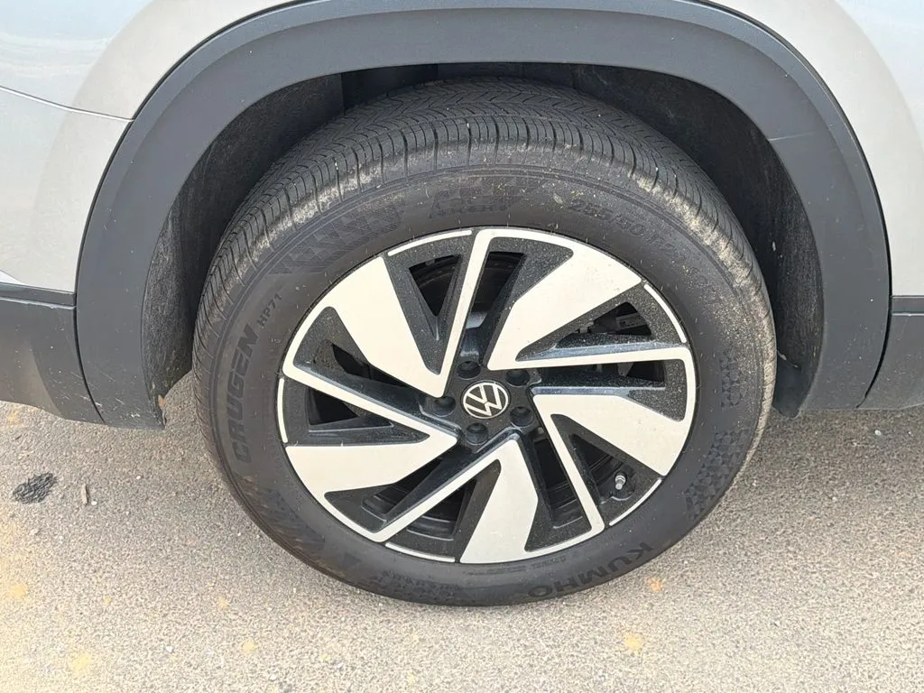 2025 Volkswagen Atlas SE w/Tech - Photo 17