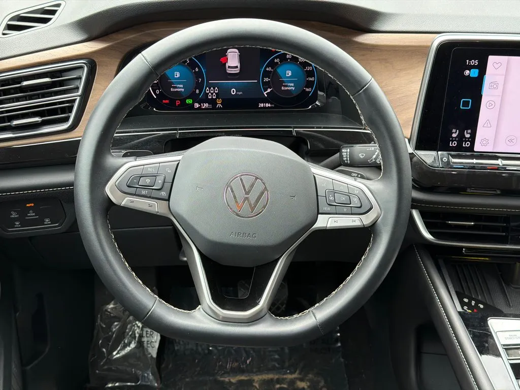 2025 Volkswagen Atlas SE w/Tech - Photo 23