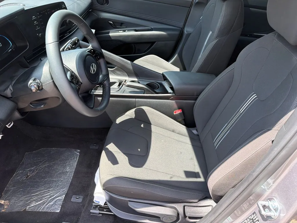 2026 Hyundai Elantra SEL Sport - Photo 9
