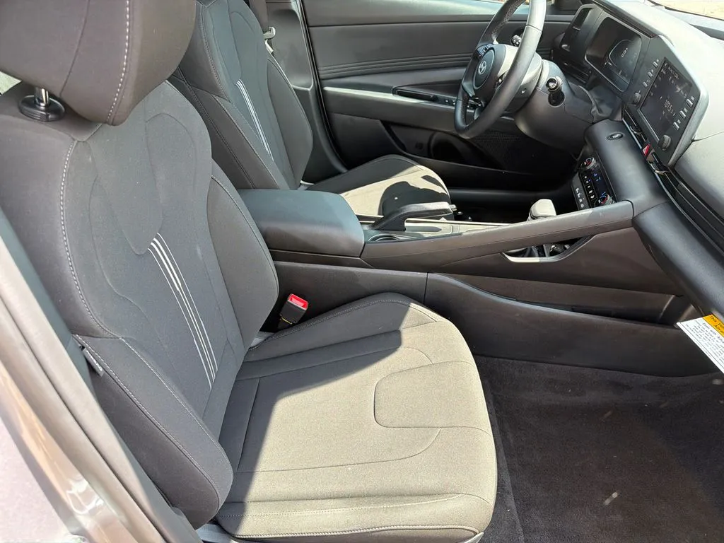 2026 Hyundai Elantra SEL Sport - Photo 13