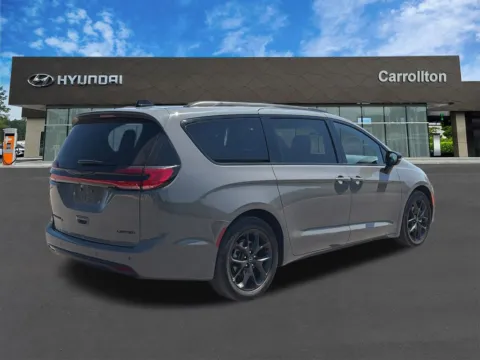More photos of 2025 Chrysler Pacifica Limited at Carrollton Hyundai, GA