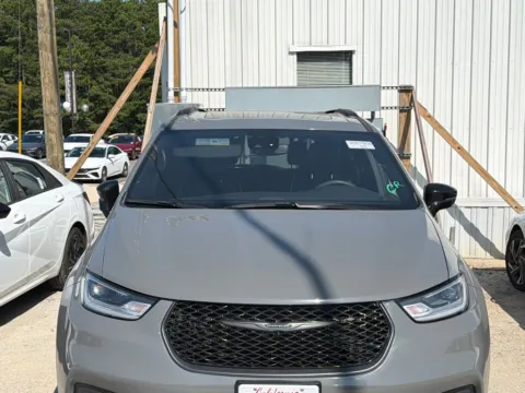 Photos of 2025 Chrysler Pacifica Limited for sale in Carrollton, GA at Carrollton Hyundai