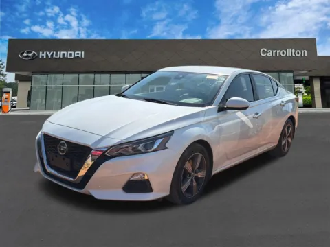 White 2022 Nissan Altima 2.5 SV for sale in Carrollton, GA