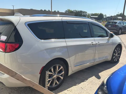 More photos of 2017 Chrysler Pacifica Limited at Carrollton Hyundai, GA