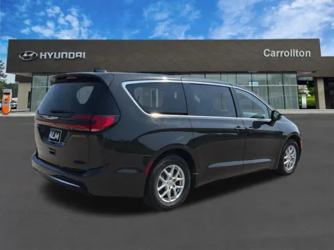 More photos of 2023 Chrysler Pacifica Touring L at Carrollton Hyundai, GA