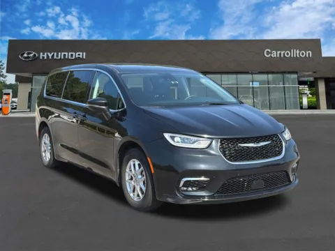 Another view of 2023 Chrysler Pacifica Touring L for sale in Carrollton, GA at Carrollton Hyundai