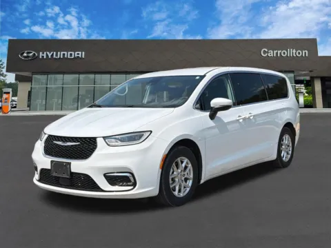 White 2023 Chrysler Pacifica Touring L for sale in Carrollton, GA