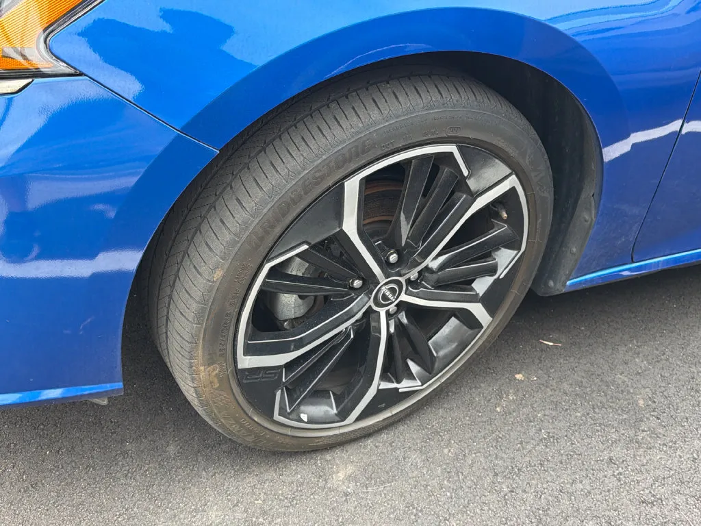 2025 Nissan Altima SR - Photo 11