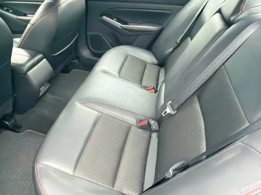 2025 Nissan Altima SR - Photo 16