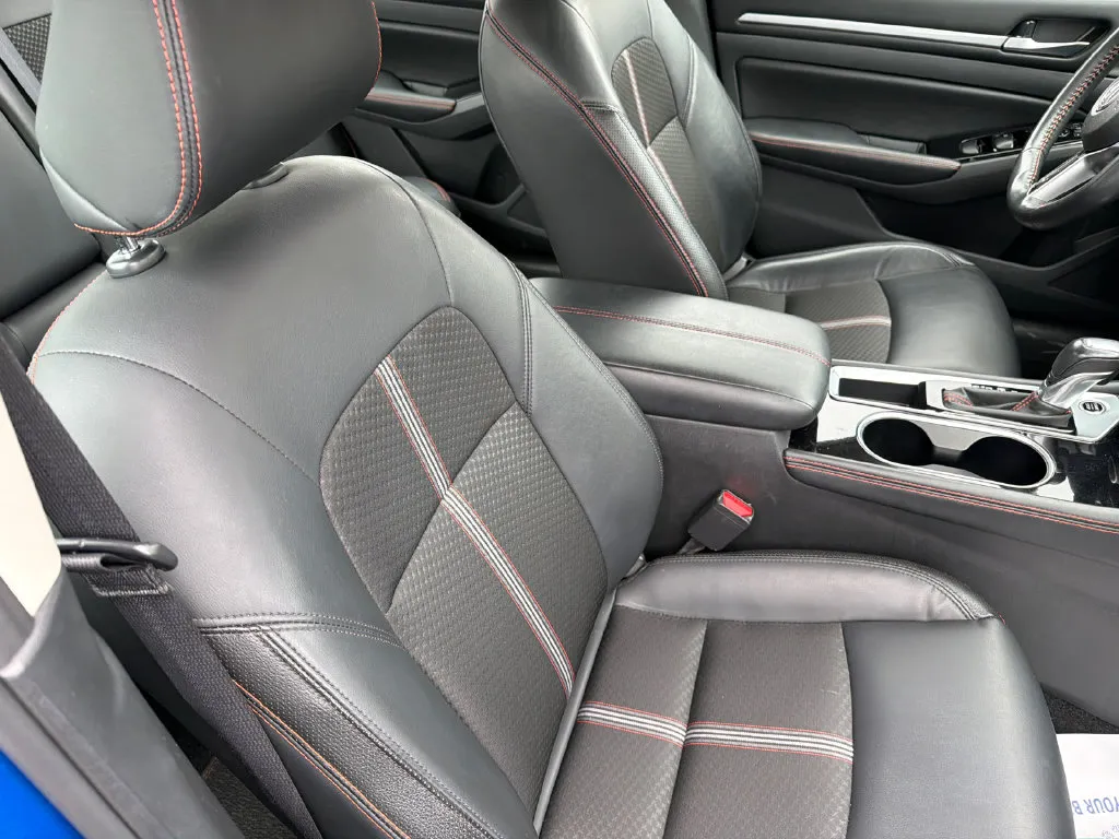 2025 Nissan Altima SR - Photo 12