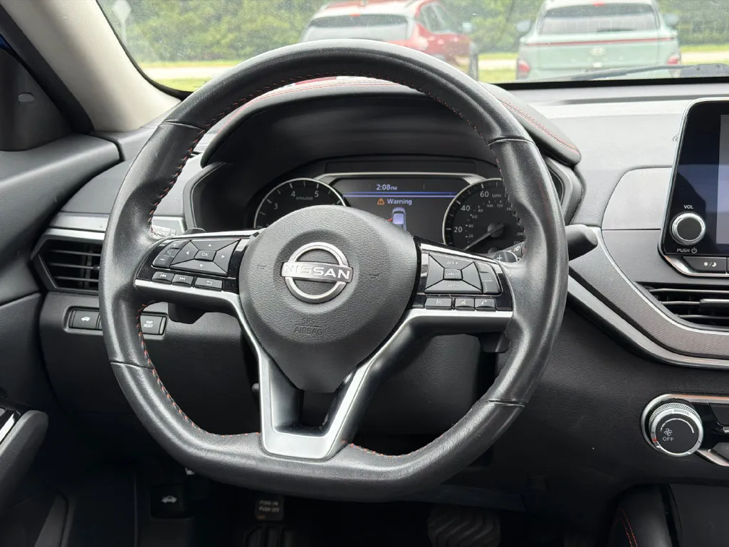 2025 Nissan Altima SR - Photo 18