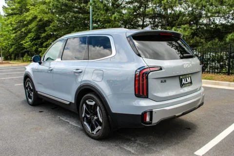 More photos of 2023 Kia Telluride at Carrollton Hyundai, GA