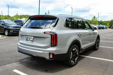 More photos of 2023 Kia Telluride at Carrollton Hyundai, GA