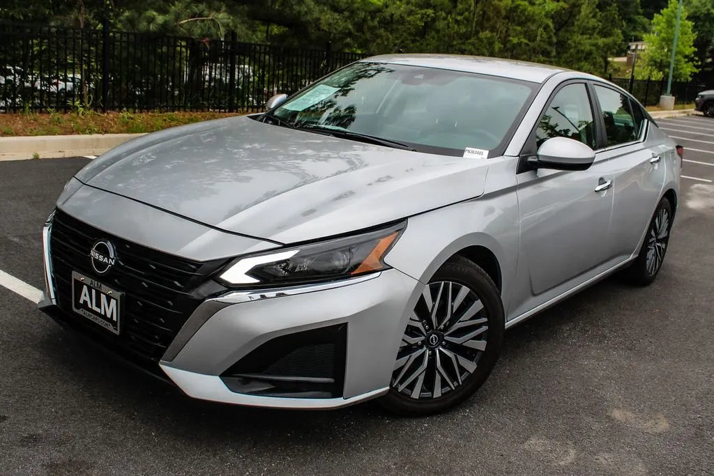 Silver 2023 Nissan Altima 2.5 SV for sale in Carrollton, GA