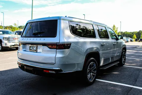 More photos of 2023 Jeep Wagoneer L Series II at Carrollton Hyundai, GA
