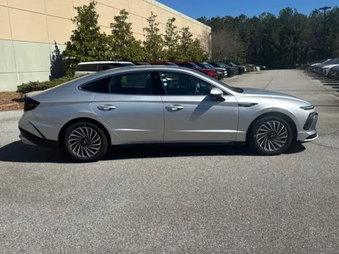 More photos of 2025 Hyundai Sonata Hybrid Limited at Carrollton Hyundai, GA