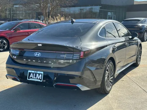 More photos of 2025 Hyundai Sonata Hybrid Limited at Carrollton Hyundai, GA
