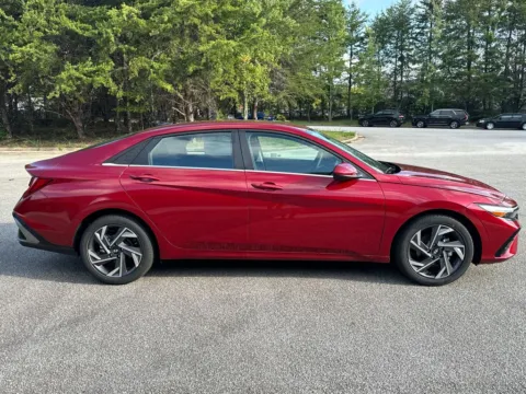More photos of 2025 Hyundai Elantra SEL Convenience at Carrollton Hyundai, GA