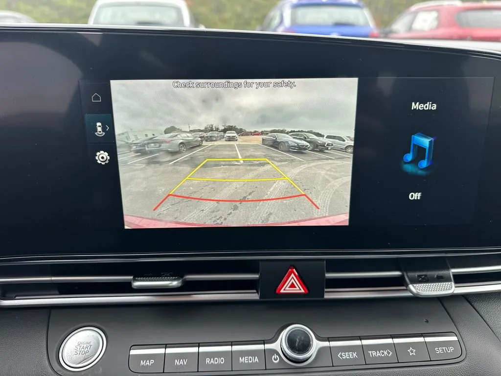 2025 Hyundai Elantra SEL - Photo 29