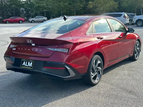 More photos of 2025 Hyundai Elantra SEL Convenience at Carrollton Hyundai, GA