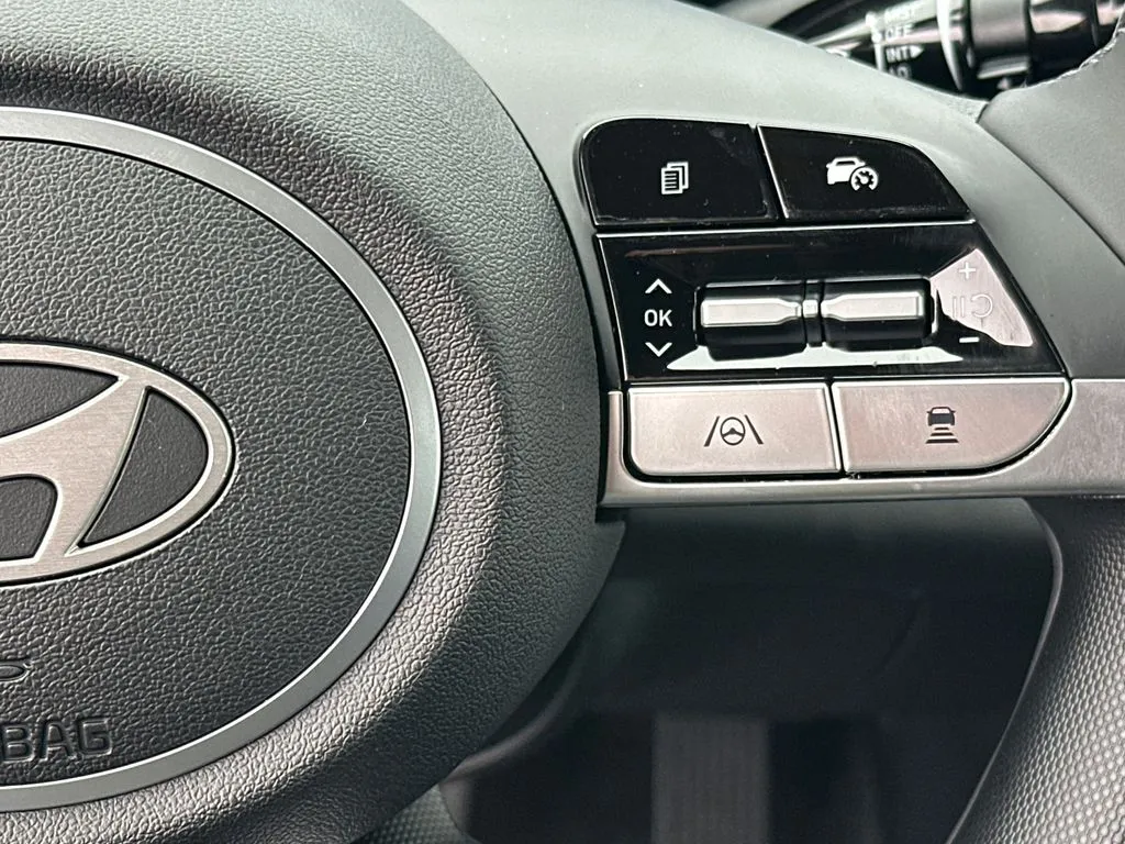 2025 Hyundai Elantra SEL - Photo 25