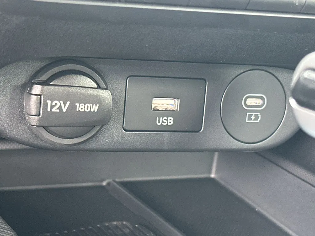 2025 Hyundai Elantra SEL - Photo 32