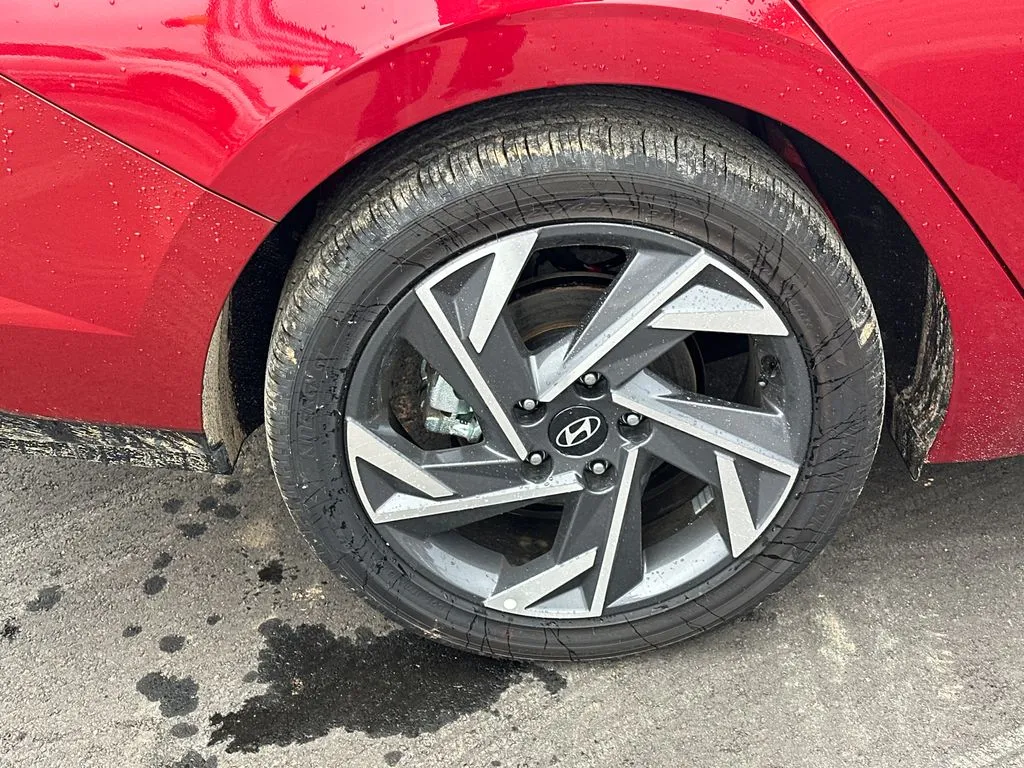2025 Hyundai Elantra SEL - Photo 17