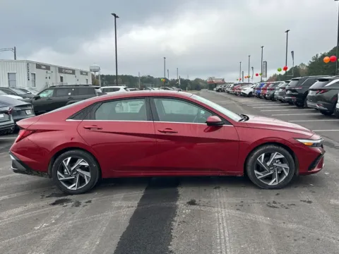 More photos of 2025 Hyundai Elantra SEL Convenience at Carrollton Hyundai, GA