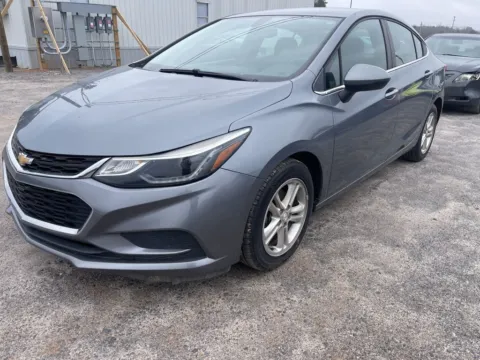 Gray 2018 Chevrolet Cruze LT for sale in Carrollton, GA